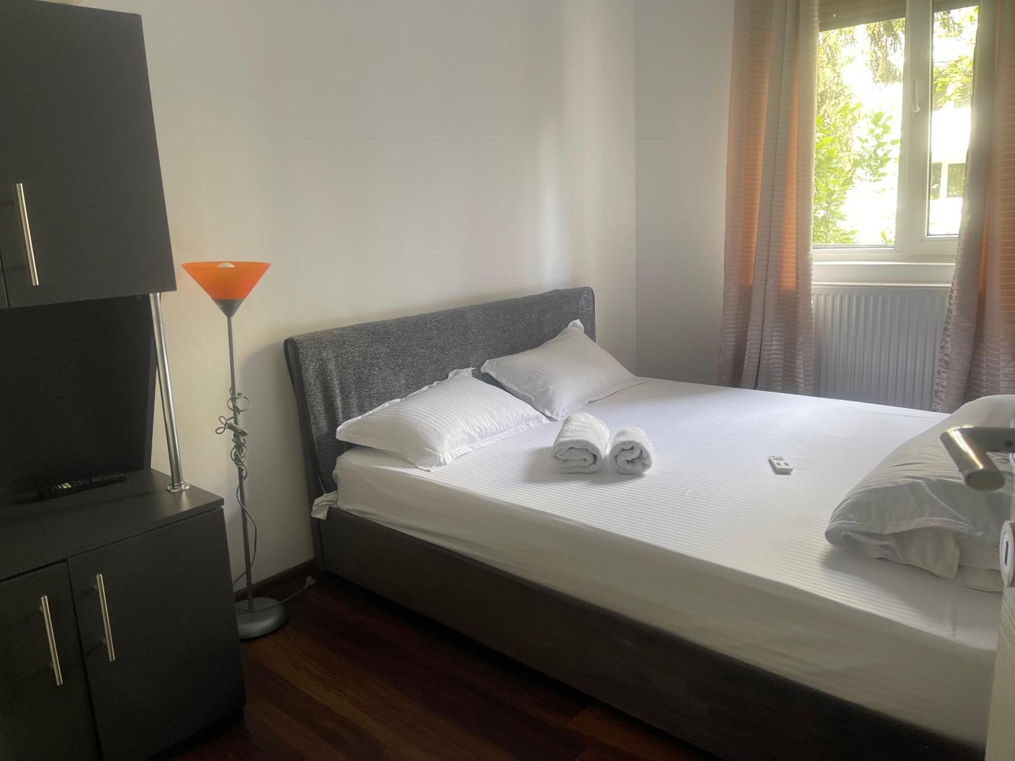Carlitos Apt Râmnicu Vâlcea Exterior foto